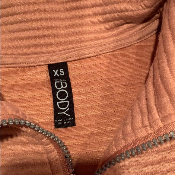 Women’s soft jacket peach tone - Picture 3 of 3